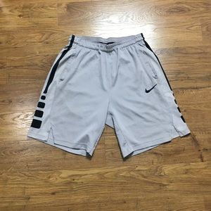 NIKE M men’s gray shorts